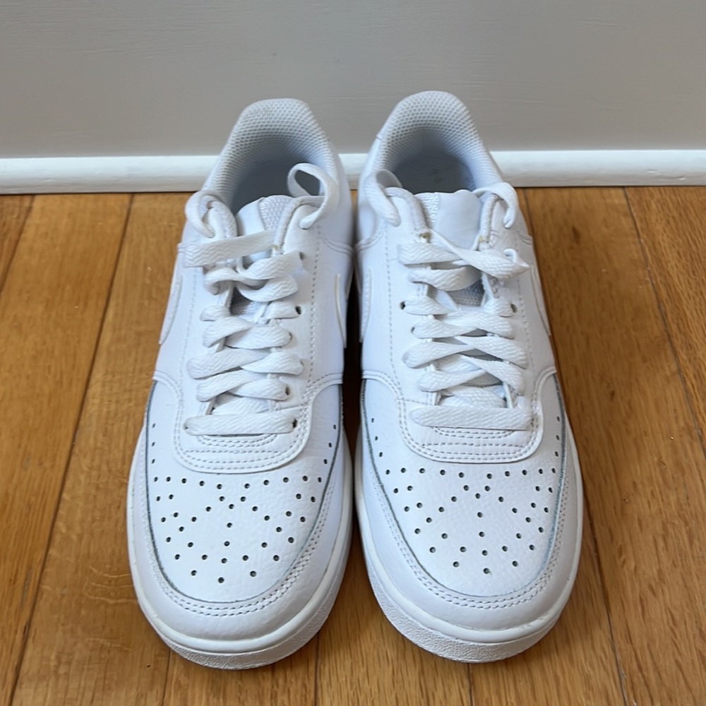 New Nike - Picture 2 of 6